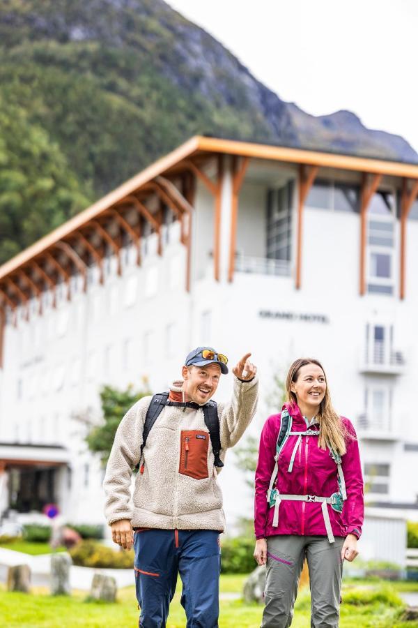 Grand Hotel - By Classic Norway Hotels Åndalsnes Extérieur photo