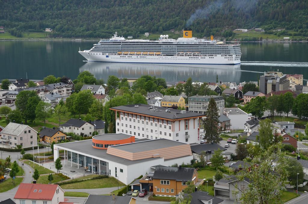 Grand Hotel - By Classic Norway Hotels Åndalsnes Extérieur photo